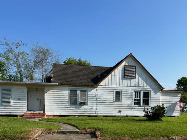 235 E Bertheaud Ave, Opelousas, LA 70570