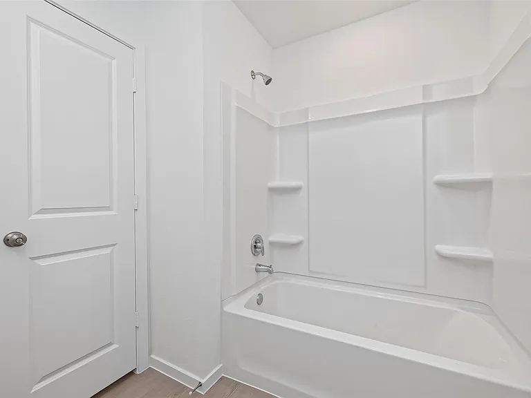 25568 Rose Creek Dr — Photo 33
