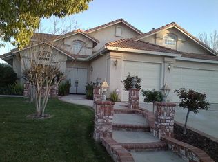 688 Lakewood Dr, Riverside, CA 92506