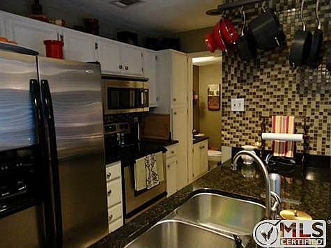 5th image of 3945 Buena Vista St Unit E