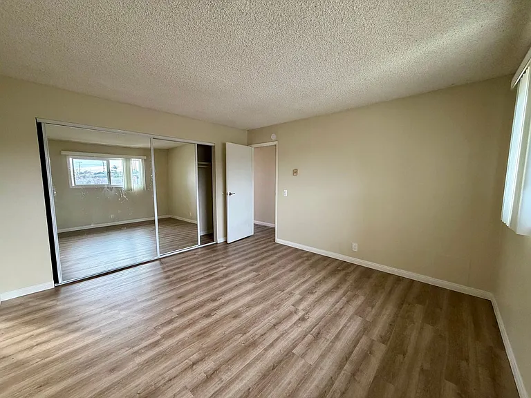 1675 Chapel Dr — Photo 29