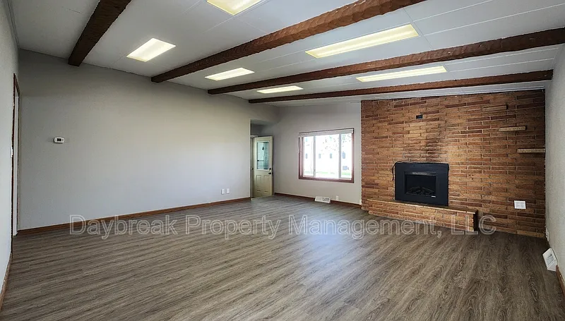 3 bed, 1.0 bath, $1,495 — Photo 3