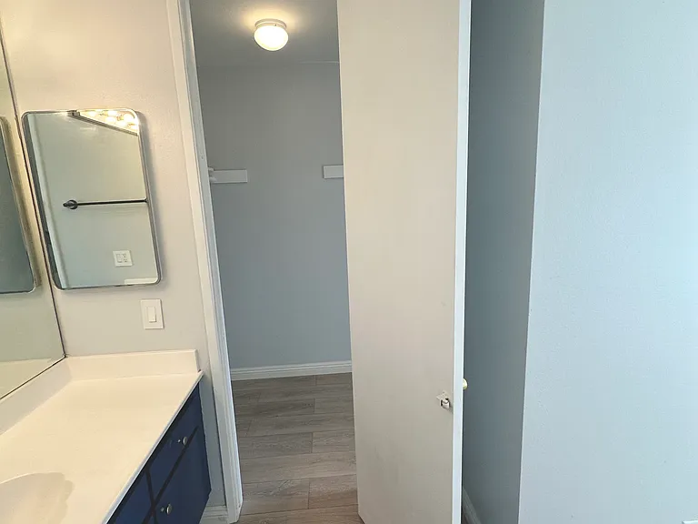 5950 Canterbury Dr — Photo 9