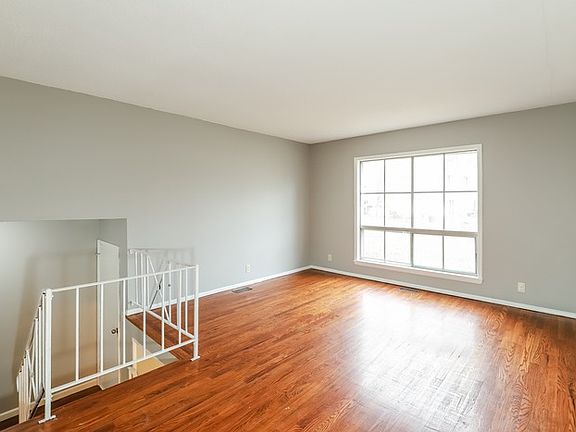 5th image of 18906 E Arrowhead Dr