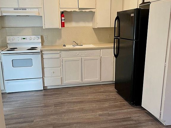 4th image of 312 W 5th Pl #7545349