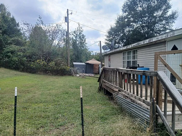 3 bed, 2.0 bath, 1344 sqft, $1,000 — Photo 3