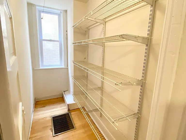 3244 N Oakley Ave #1F — Photo 16
