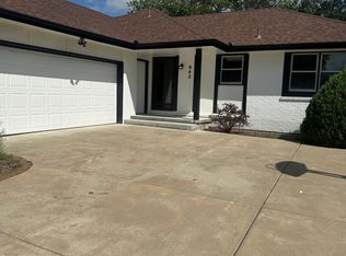 942 S Cooper St, Wichita, KS 67207