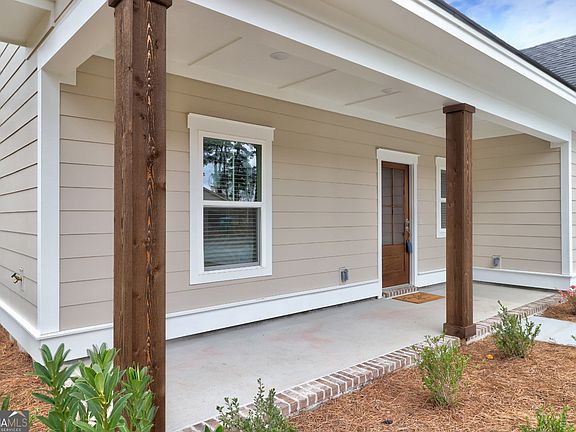 3rd image of 204 Pineland Dr