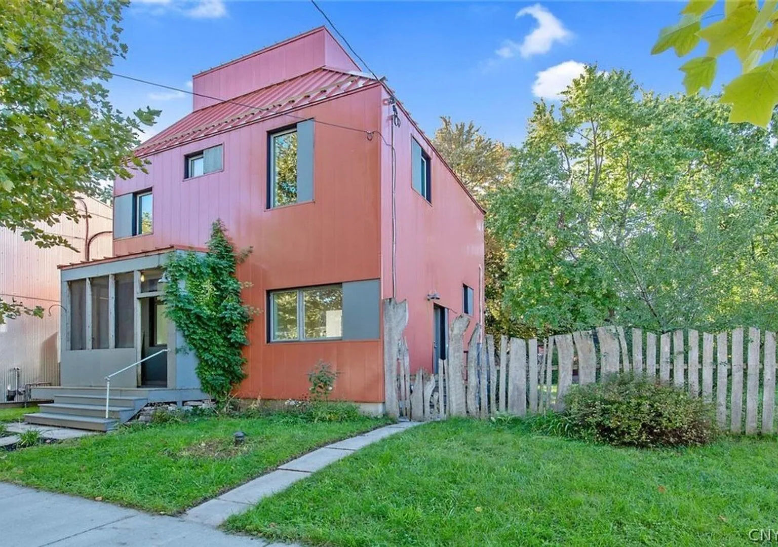 Charming modern 3BR House in Syracuse — Photo 3