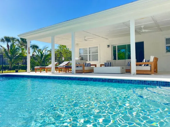 9 W Riverside Dr, Jupiter, FL 33469