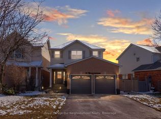 31 Brownstone Cres, Clarington, ON L1E 2Y1