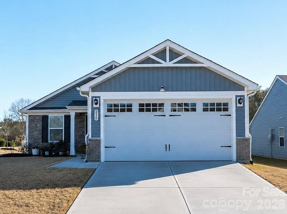 1st image of 330 Damask Dr