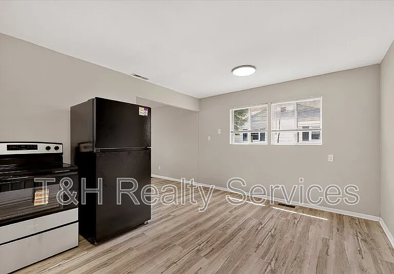 2714 Dawson St — Photo 14