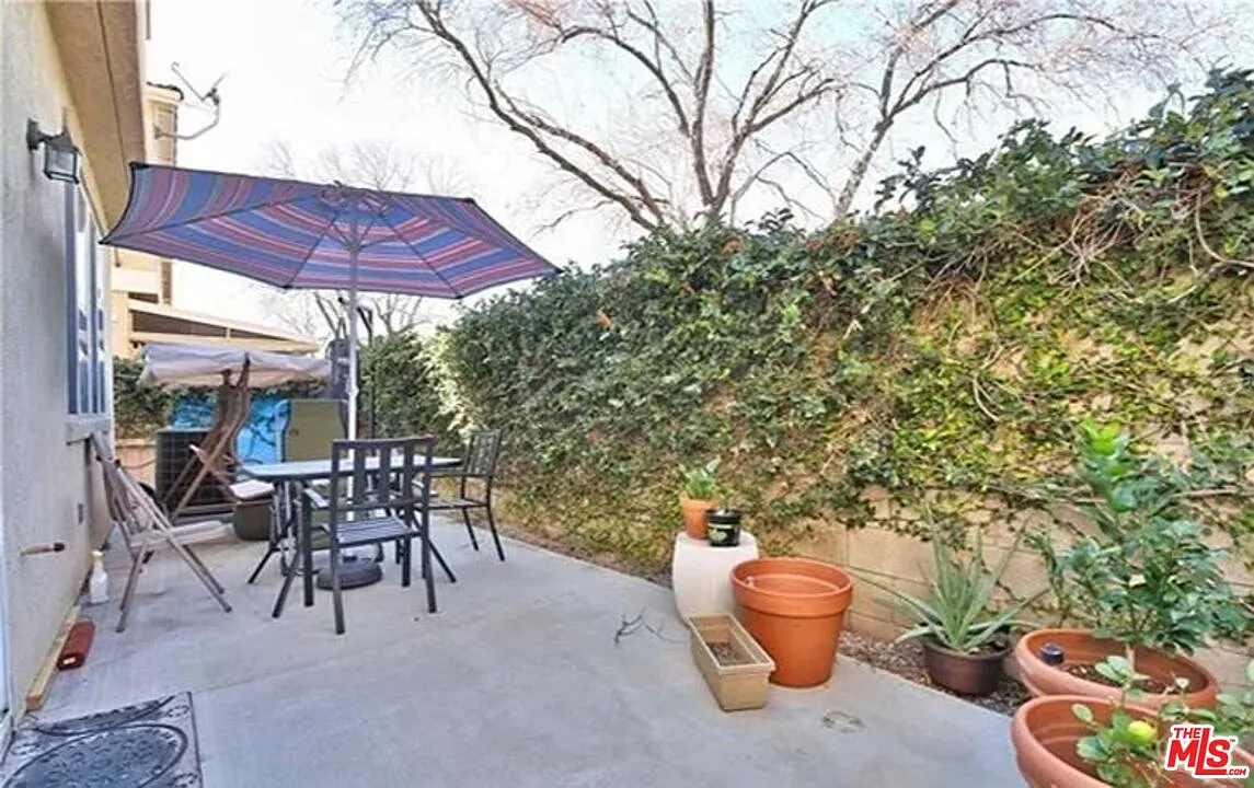 4 bed, 3.5 bath, 1787 sqft, $3,970 — Photo 3