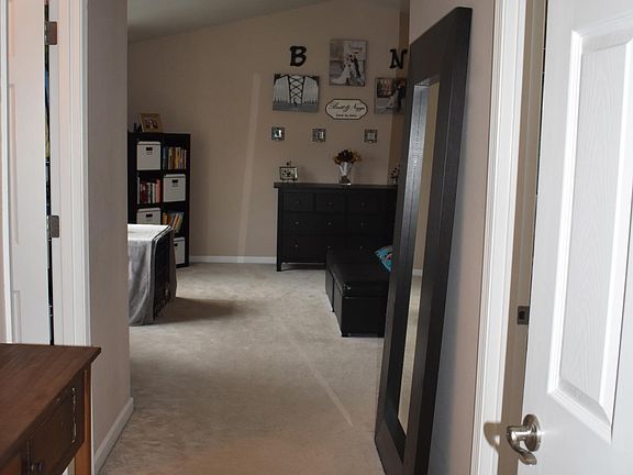 Entry of Master (WIC on left, ensuite on right, regular clos