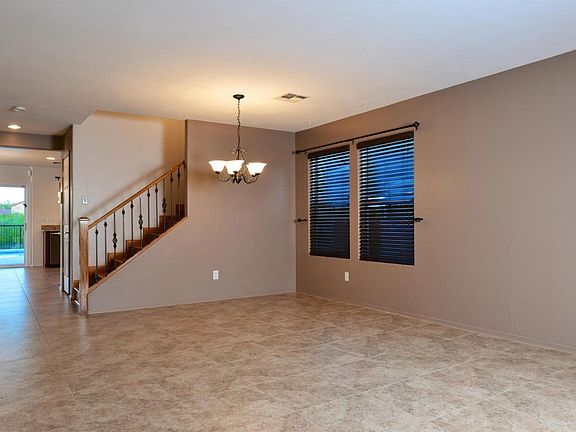 3rd image of 746 W Buffalo Grass Dr