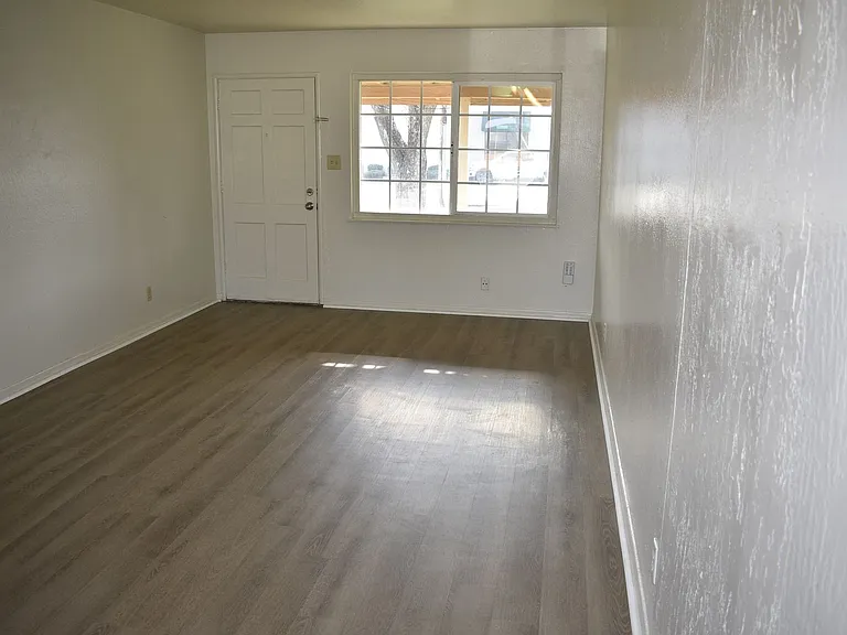 2011 Bell Ave #C — Photo 3