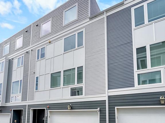 3rd image of 2827 24th Rd S