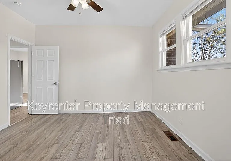 2405 Freeman Mill Rd — Photo 26