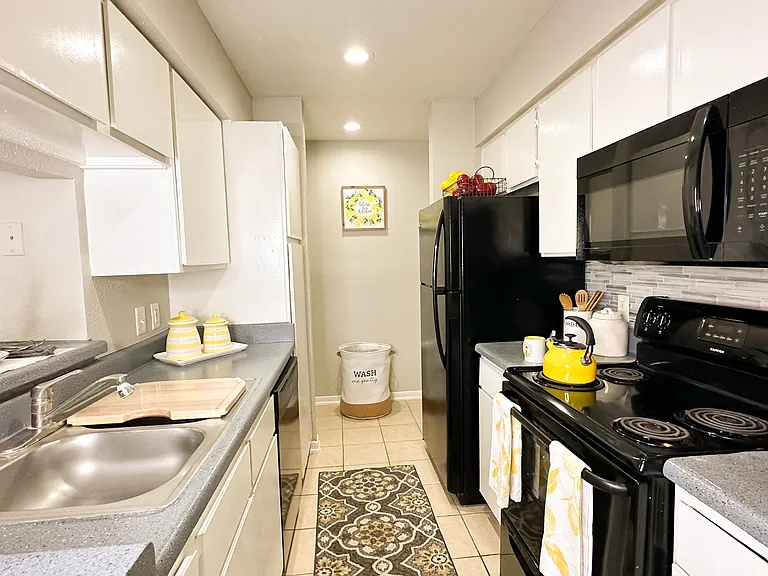 The Park @ Live Oak Apartments — Photo 100