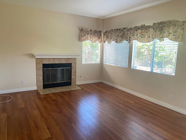 1916 Sienna Ln — Photo 5