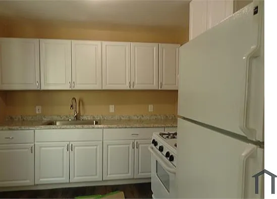 408 Palm Ave — Photo 7