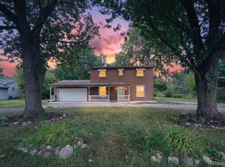 10356 Linden Rd, Grand Blanc, MI 48439