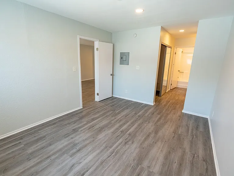 2039 North Las Palmas Ave — Photo 34