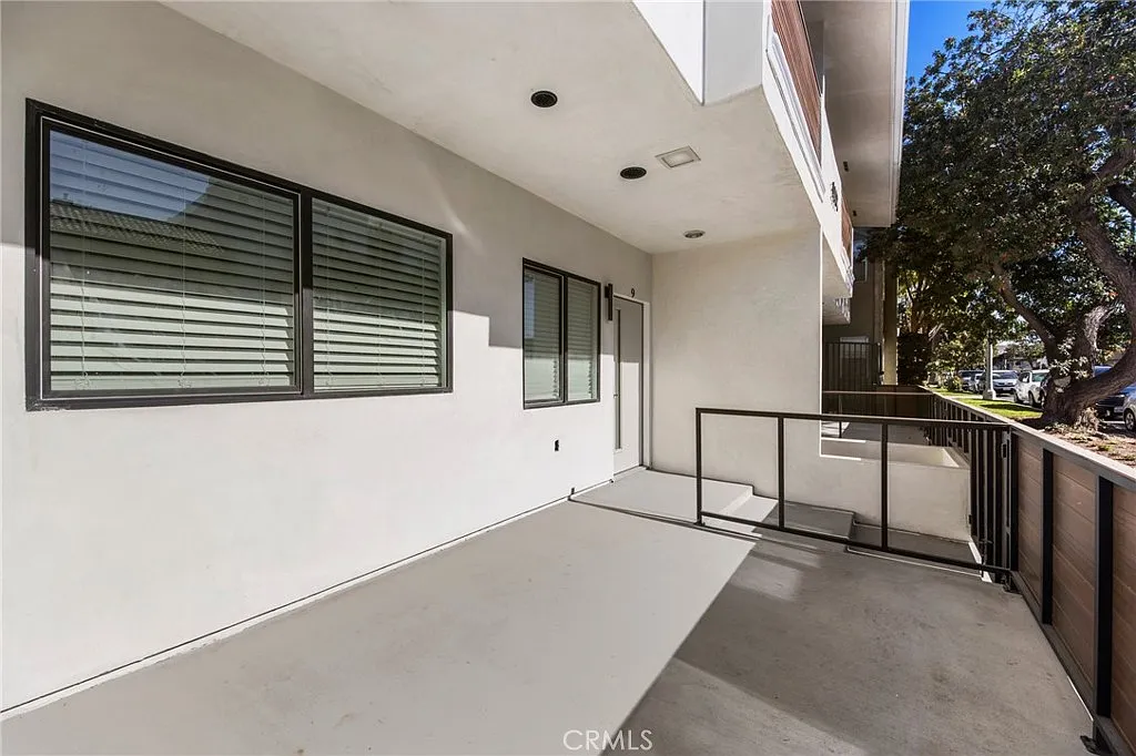 1 bed, 397 sqft, $2,200 — Photo 3