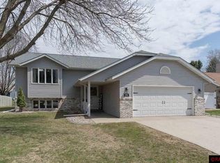 1706 Orchid Dr N, North Mankato, MN 56003
