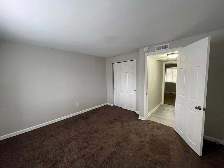 East Ridge Apartments — Photo 16