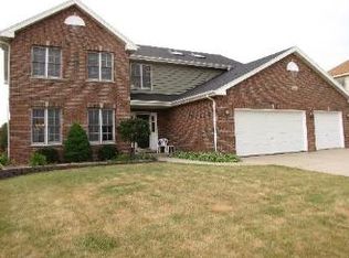 2412 High Meadow Rd, Naperville, IL 60564