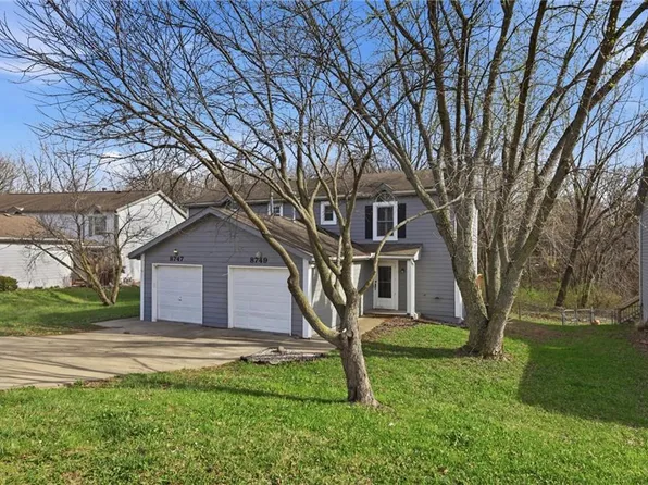8749 NW 82nd St, Kansas City, MO 64152