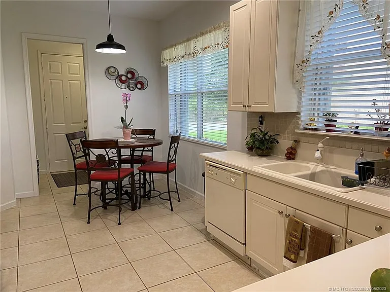 248 SW Otter Run Pl — Photo 6