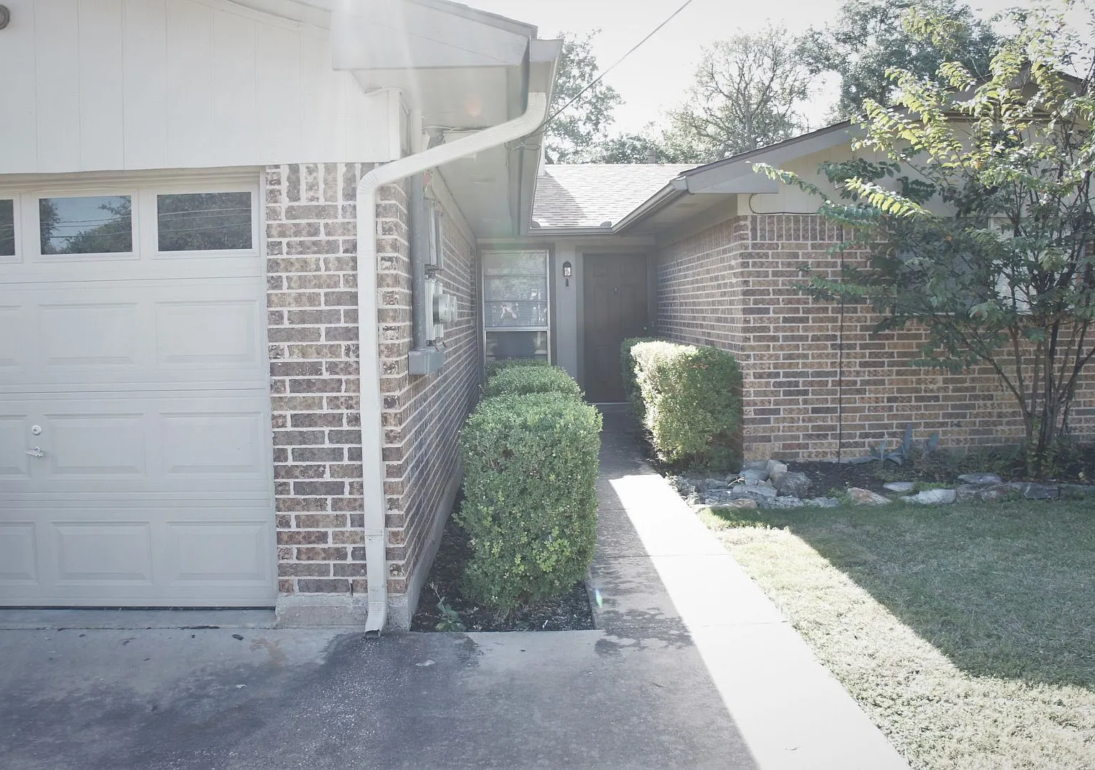1012 — Photo 3