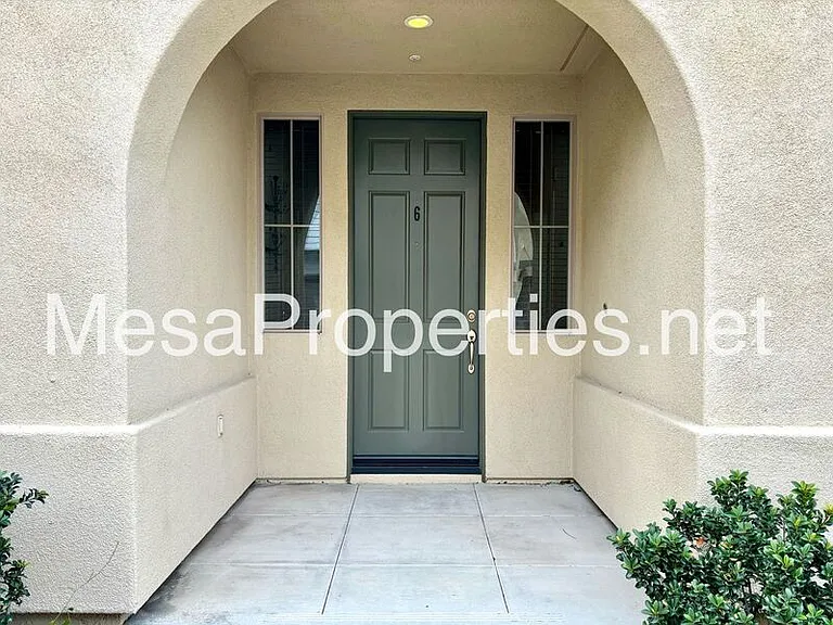 12368 Claredon Dr #6 — Photo 5
