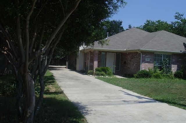 2nd image of 1016 Holly St