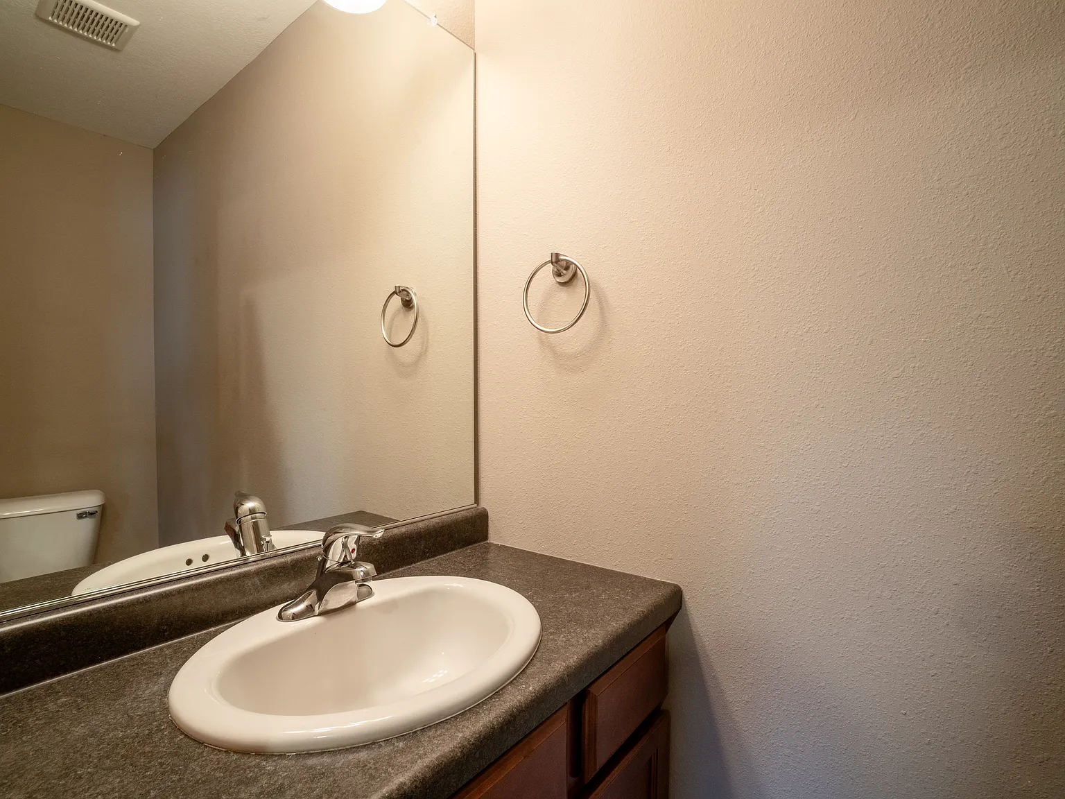 Willow Creek Townhomes — Photo 3