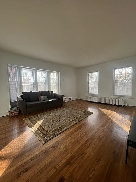 3 bed, 1350 sqft, $1,750 — Photo 2
