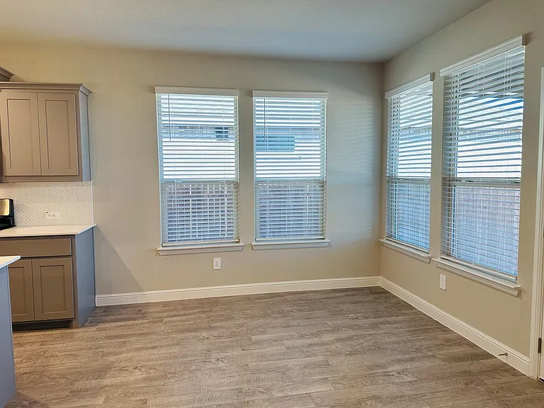 2516 Bellatrix Dr — Photo 7