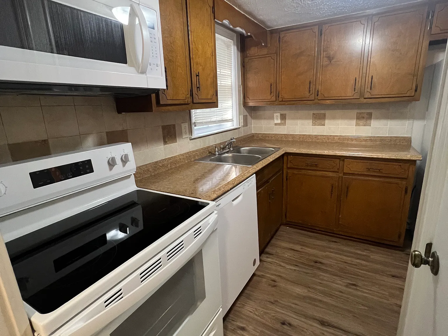 Snellville: 2BR/2.5B Town Home — Photo 4