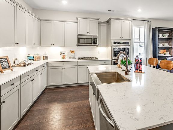 5th image of 570 Gingerwood Ln