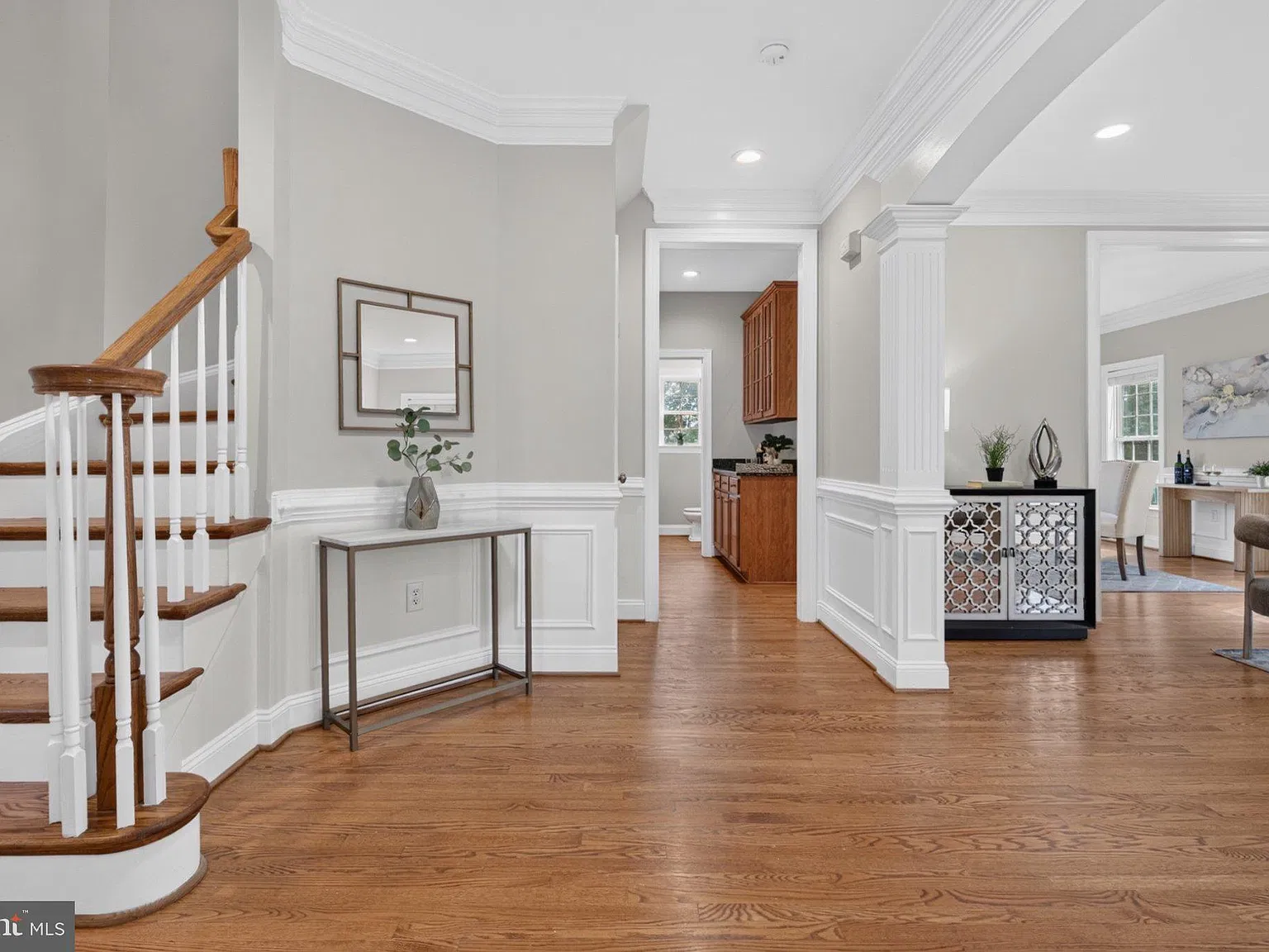 4 bed, 2.5 bath, 2898 sqft, $4,195 — Photo 3