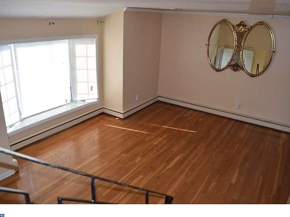4th image of 157 Rockrose Dr