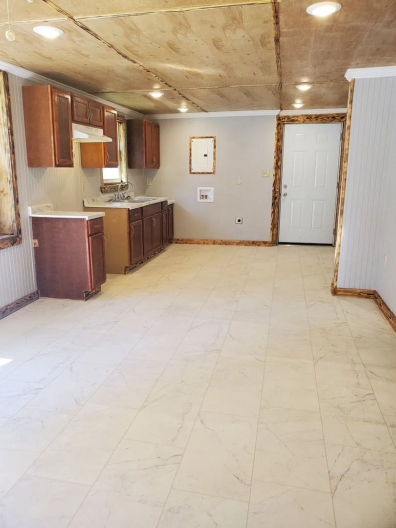 109 Circle Dr — Photo 2