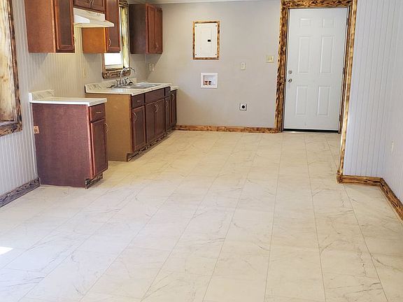 2nd image of 109 Circle Dr
