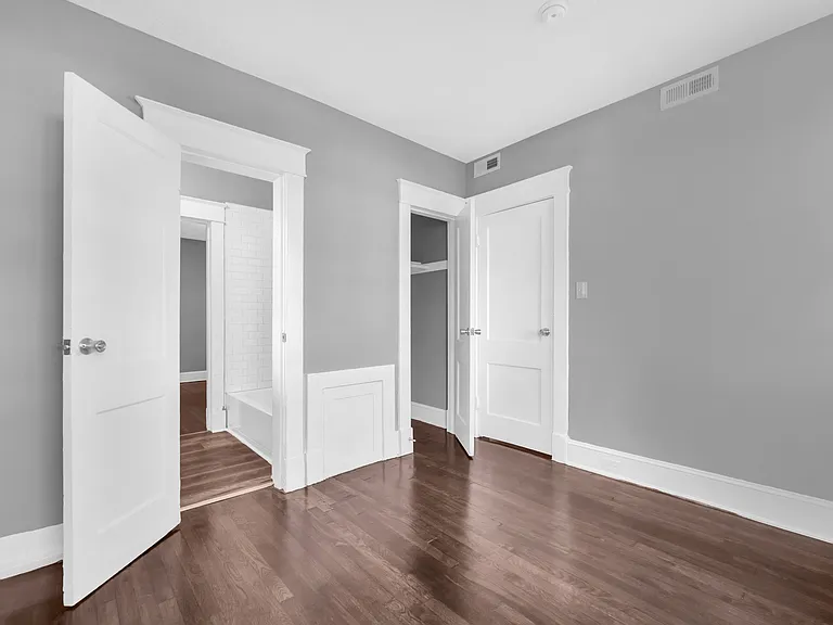 2419 Barton Ave #5 — Photo 15