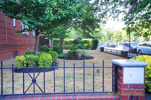 Rented by Norman Raindel, LREB | media 57