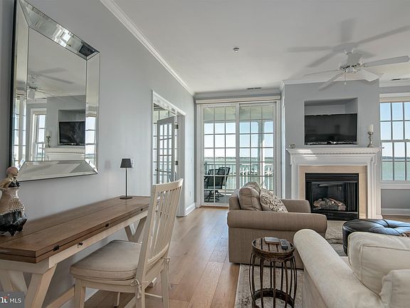 3rd image of 3 Oakley St APT 201